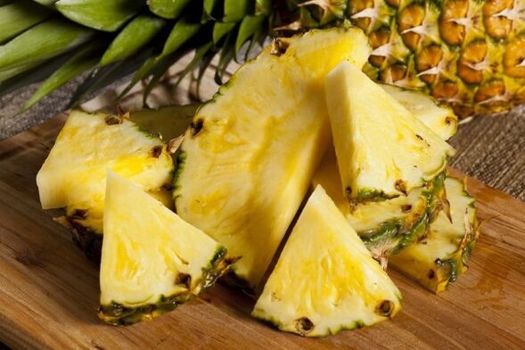 Pineapple in a smoothie helps cleanse the body and strengthen the immune system. 
